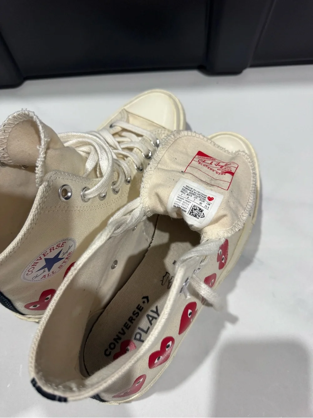 Converse Cream High-Top Sneakers with Red Heart Motif - Picture 3 of 3